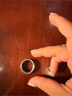 Oura 4 gold Ring in size 7